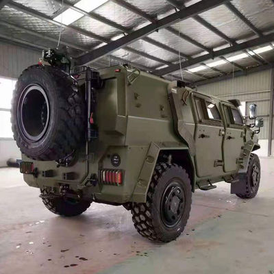 चीन डोंगफेंग ऑफ रोड मिलिट्री बुलेटप्रूफ कमांड व्हीकल 4x4 डीजल इंजन 300hp