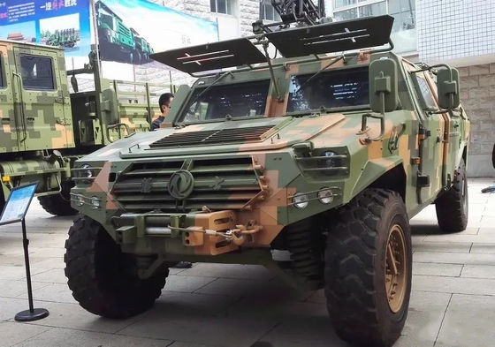 DONGFENG CSK141 Off Road Veículo militar à prova de balas 10 assentos 200hp 4x4
