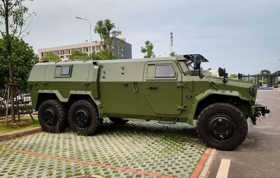 China defiende el equipo militar a prueba de balas del campo de batalla del vehículo 6x6 300hp de Off Road