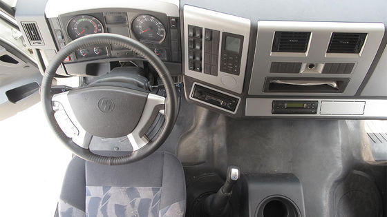 Sospensione idraulica di Shacman F3000 8x4 dell'autocarro con cassone ribaltabile dell'euro 2 dei ribaltatori diesel resistenti dell'emissione 380hp 10MT della carrozza