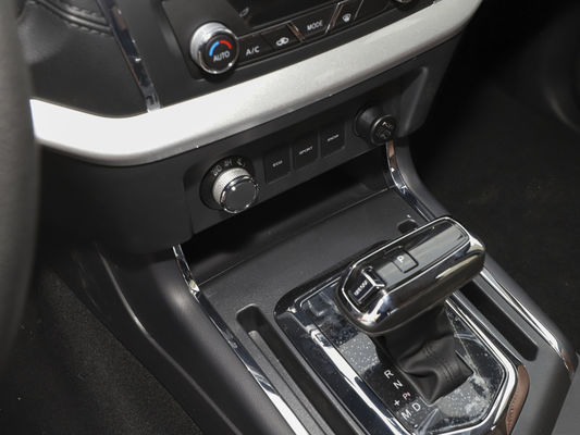 8 기어 4WD 4는 드라이브 소형 트럭 동풍 120 kw 163 에이치피를 움직입니다