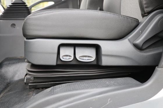 Роскошное издание 4x2 DONGFENG светлых тележек Cummins грузового контейнера дизельных