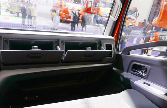 Lichte Wielbasis 5200mm van de Ladingsvrachtwagen GVW 18T de Vrachtwagens van de de Motorlading van Cummins van de Luchtrem