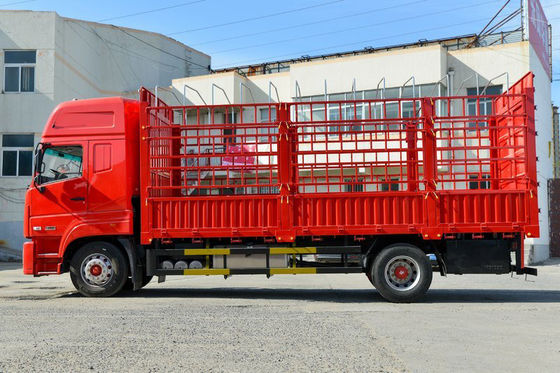 Fila de DongFeng D9K 4x2 del camión de Delivery Cargo Transport de la cerca sola