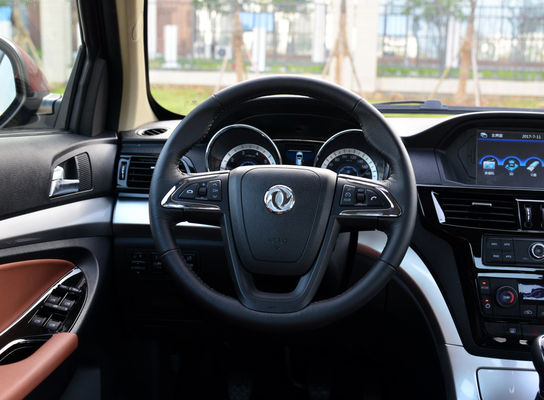 Το μικρό αυτοκίνητο 4x4 4WD DONGFENG ανοιχτών φορτηγών φορτίου που αφήνεται την οδήγηση