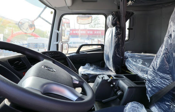 Xe đầu kéo 6x4 Dongfeng Trọng lượng kéo 40 tấn Công suất diesel 400hp