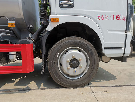 170 distancia entre ejes 3800m m de CBM del camión 8,5 del transporte del aceite del motor diesel de HP