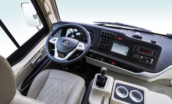 A pousa-copos luxuosa transporta o farol de couro do diodo emissor de luz do motor 150hp diesel dos assentos 7m